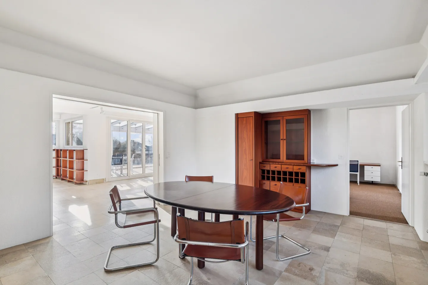 Villa spaziosa con parco privato - Foto 7 di 21