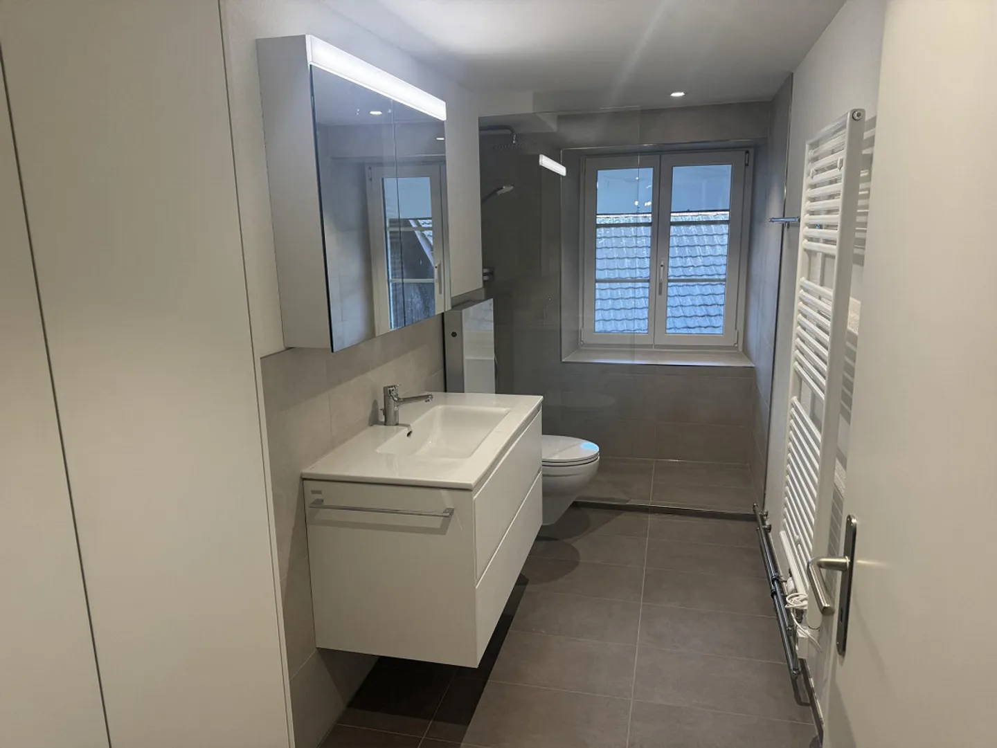 Appartamento ristrutturato di 4,5 locali nel centro del villaggio di Spreitenbach - Foto 7 di 7