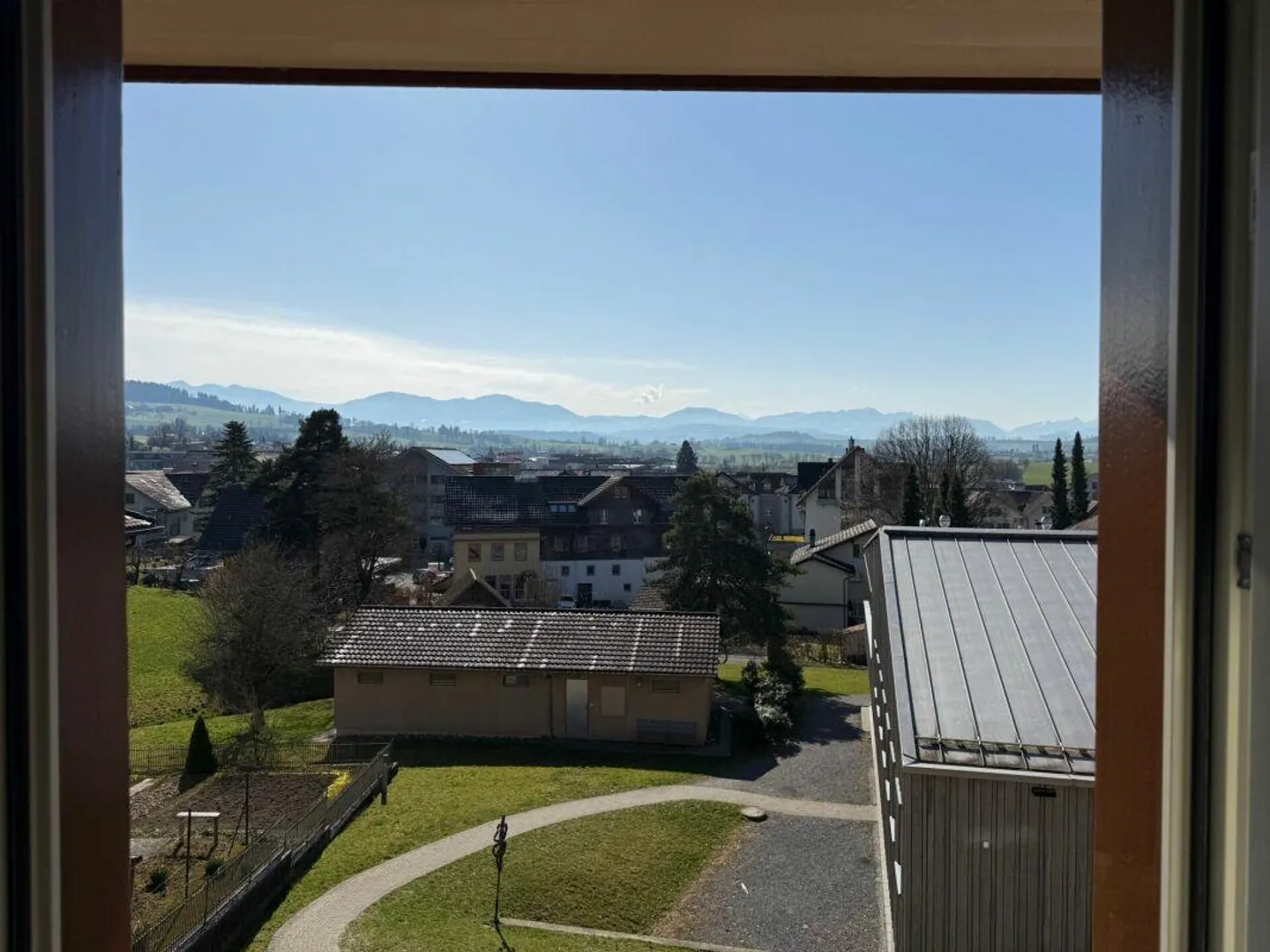 Appartamento di 3,5 stanze con charme e vista - Foto 6 di 8