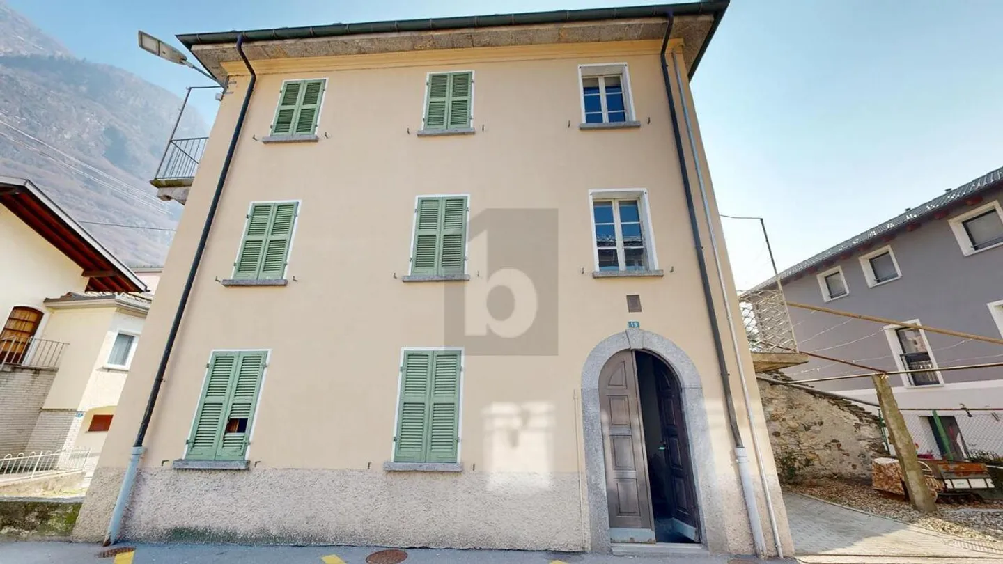 SPAZIOSA E SOLEGGIATA IN POSIZIONE CENTRALE - Foto 2 di 5