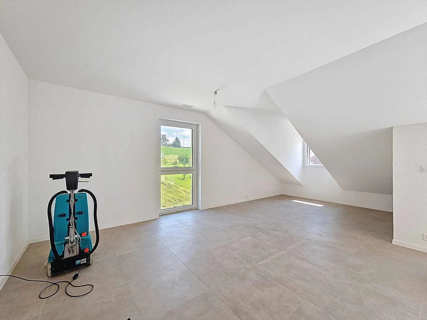 Ultimo piano 4.5 stanze - Foto 5 di 12