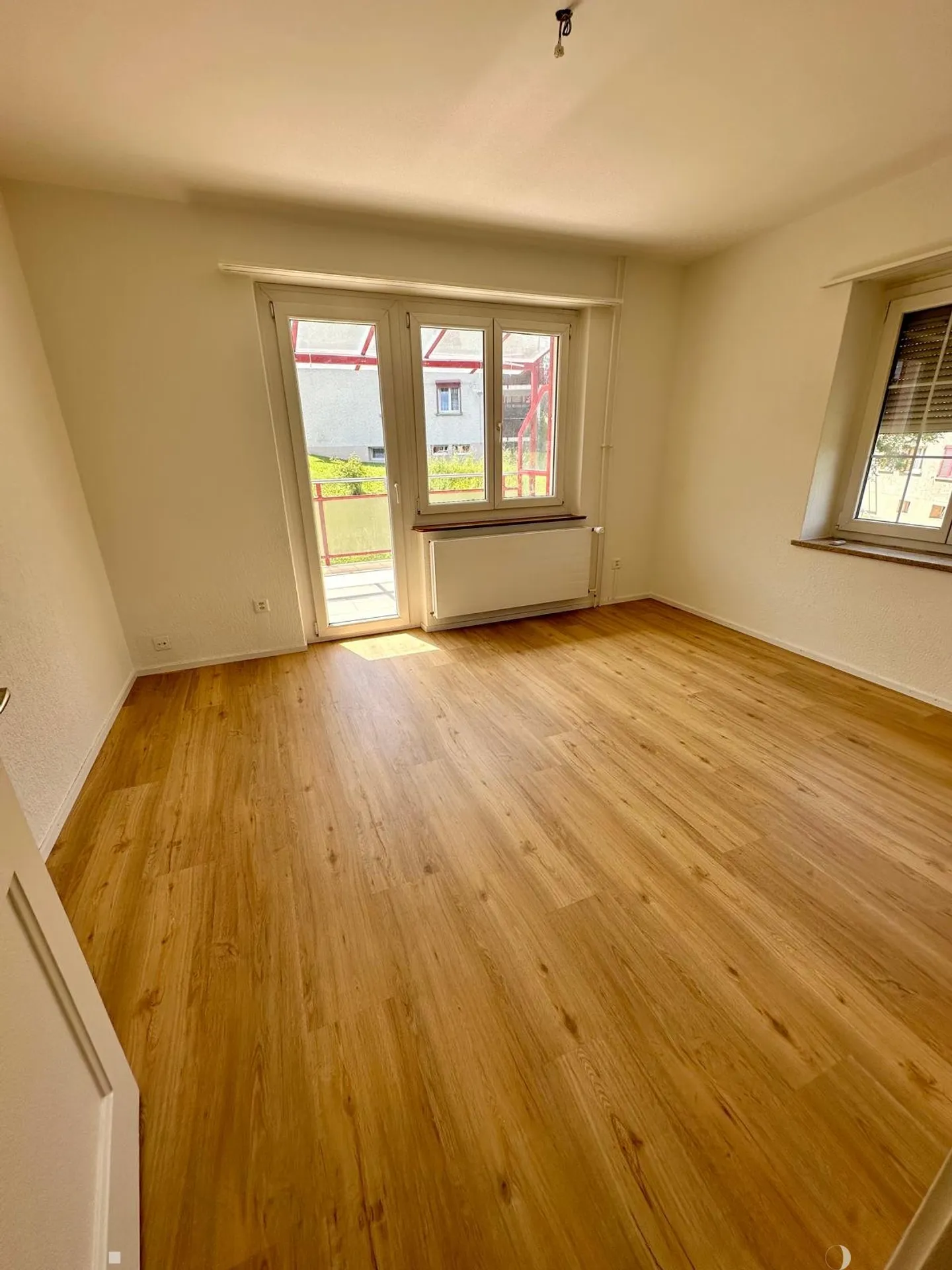 3-room apartment with attic in housing cooperative - Photo 1 of 8