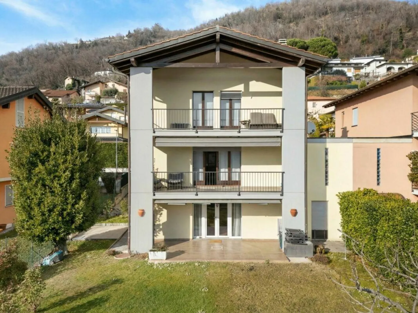 Maison jumelée avec jardin et vue - Photo 1 sur 30