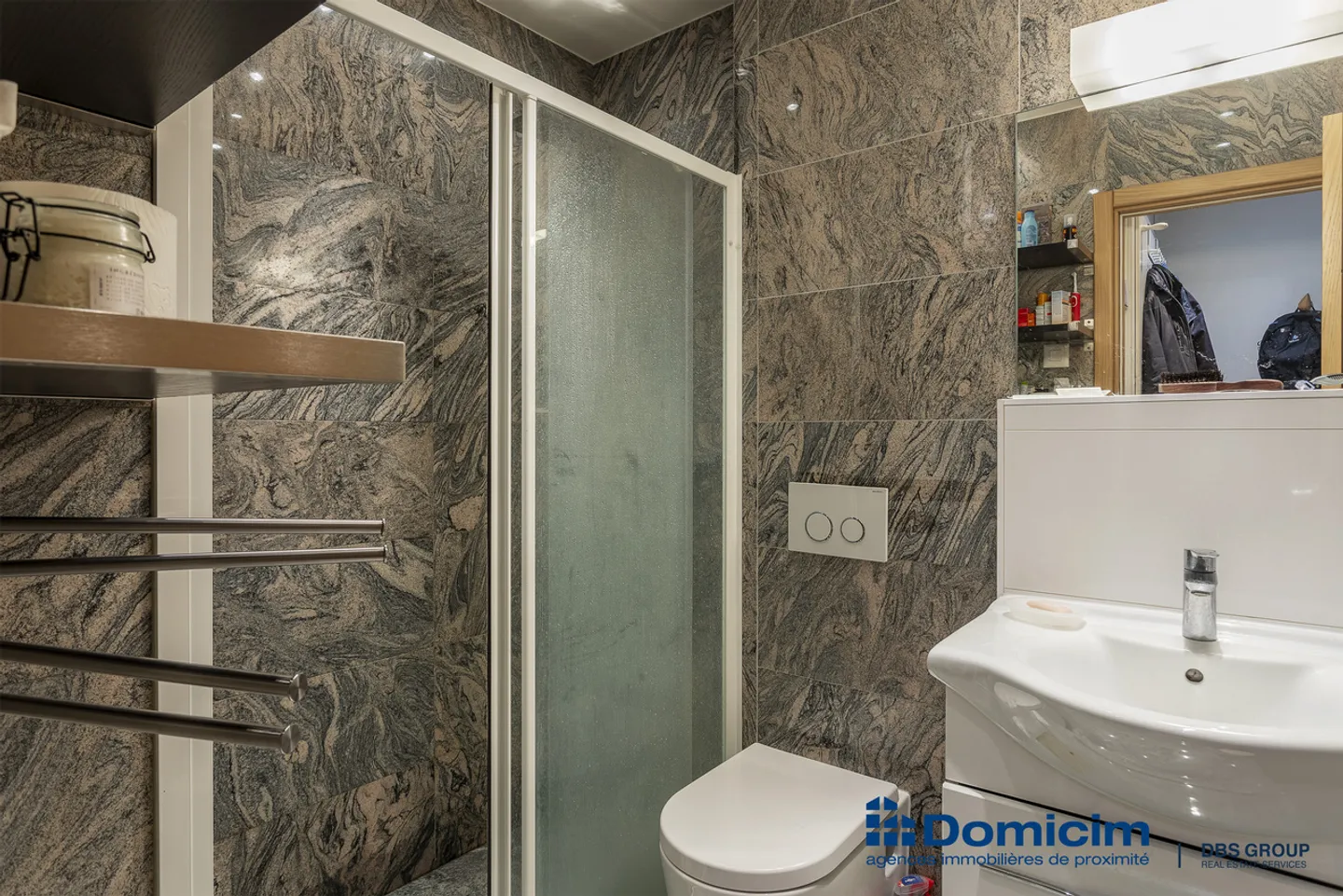 EXCLUSIVITY, SOUGHT-AFTER DISTRICT UNDER THE TRAIN STATION, 3.5 ROOMS WITH BALCONY - Photo 6 of 7