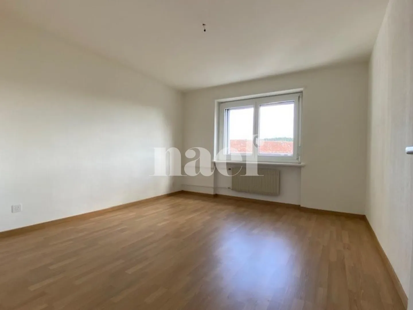 Appartement trois pièces au 4ème étage - Photo 2 sur 5