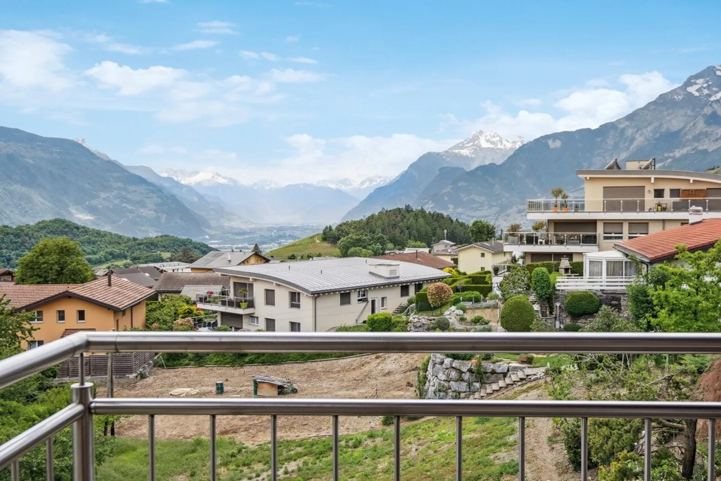 Una vista straordinaria, all'ultimo piano! - Foto 3 di 9