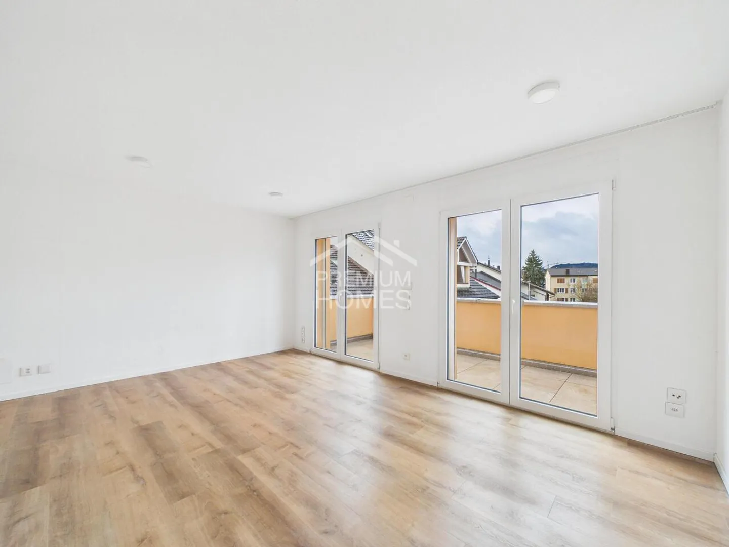 Grosszügiges Zuhause mit sonniger Terrasse - Foto 4 von 13