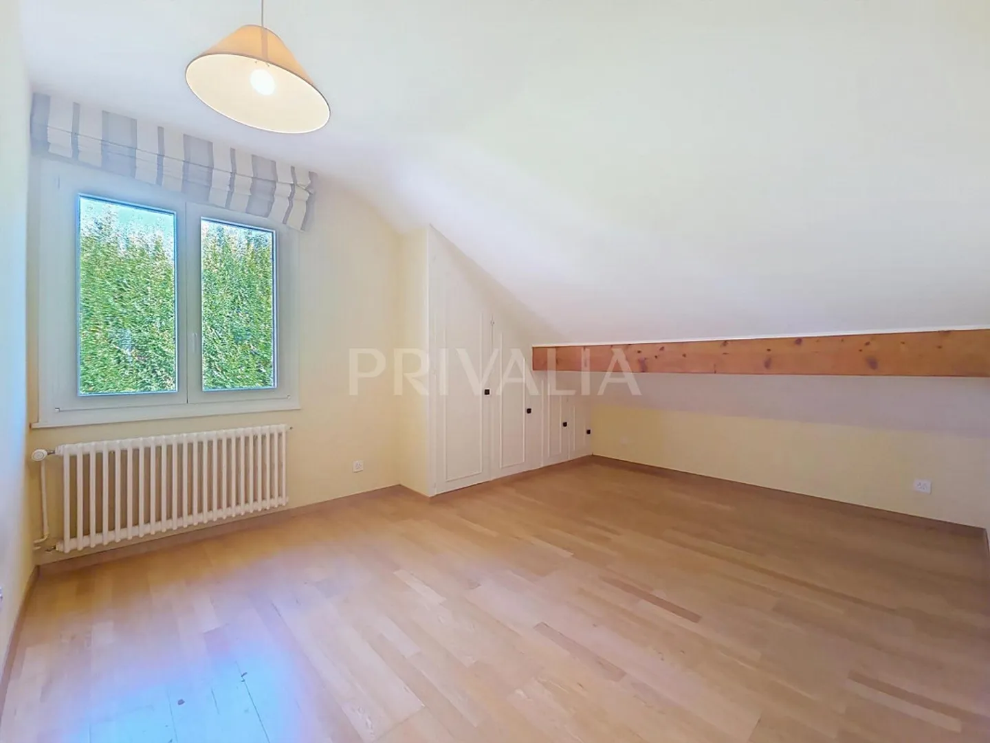 Charmante villa individuelle avec piscine dans un environnement calme et verdoyant - Photo 10 sur 13