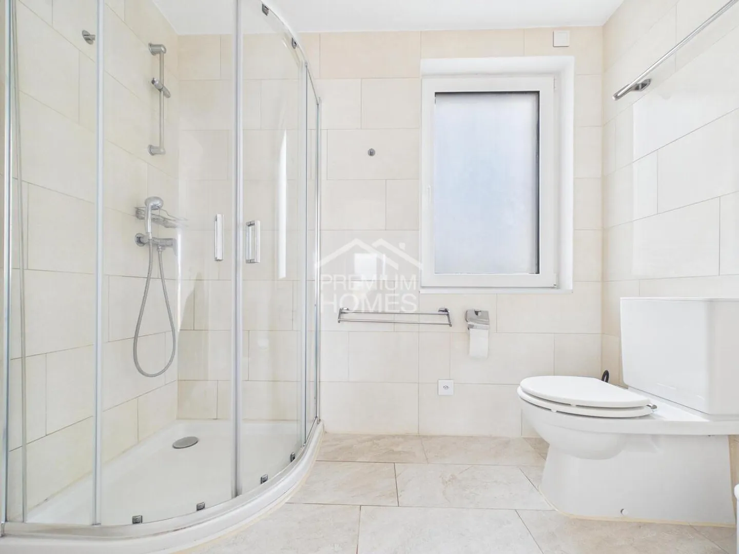 Grosszügiges Zuhause mit sonniger Terrasse - Foto 7 von 13