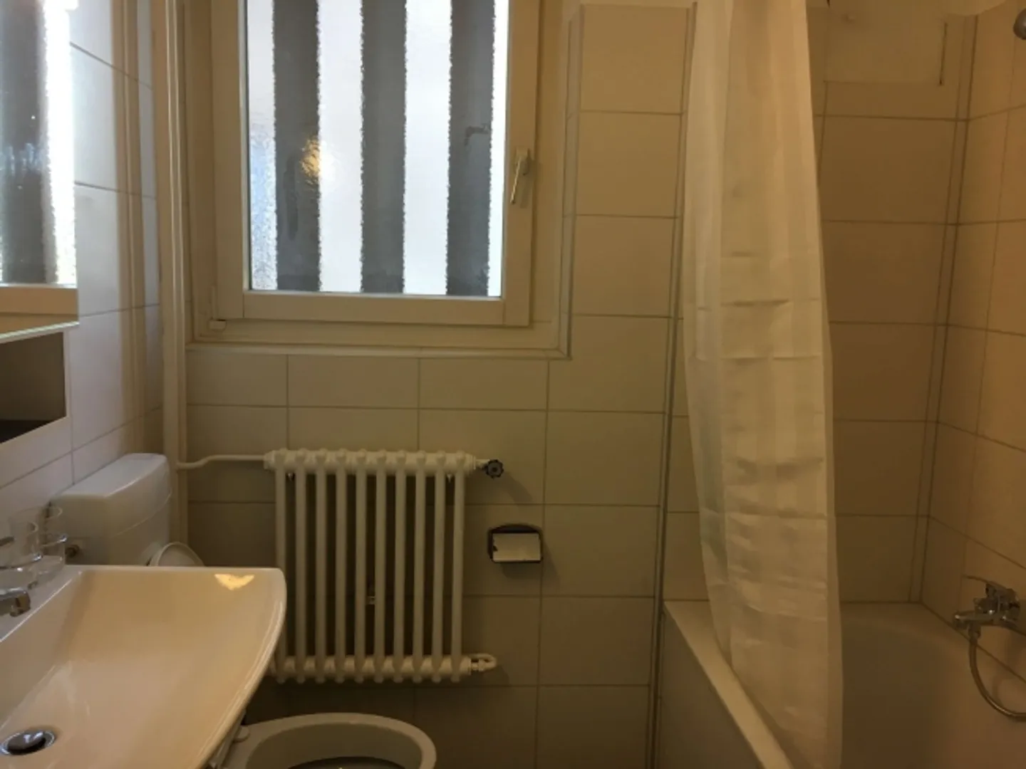 VISITA ONLINE - Stanza condivisa - Foto 6 di 9