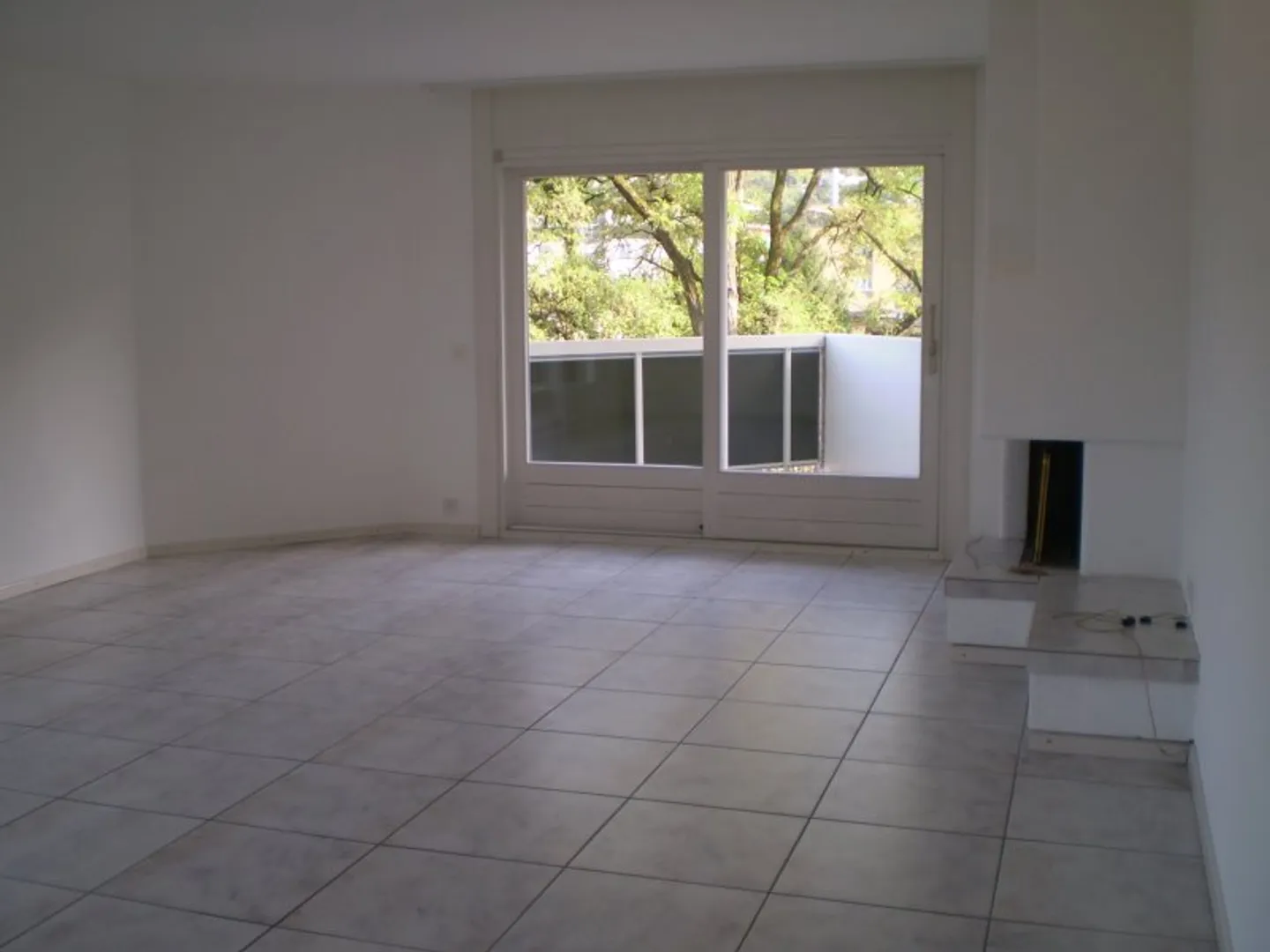 03875 - Appartement 4.5 pièces n° 30 - Ch. de la Piscine 4 - Monthey - Photo 3 sur 9