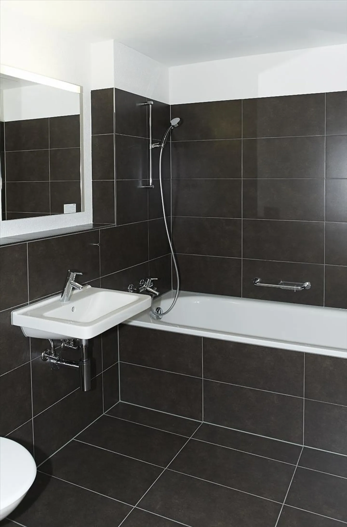 Trendy apartment is looking for you! - Photo 5 of 7