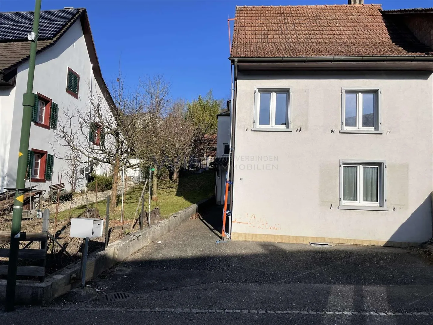 Paradis de construction central avec potentiel polyvalent - Photo 2 sur 4