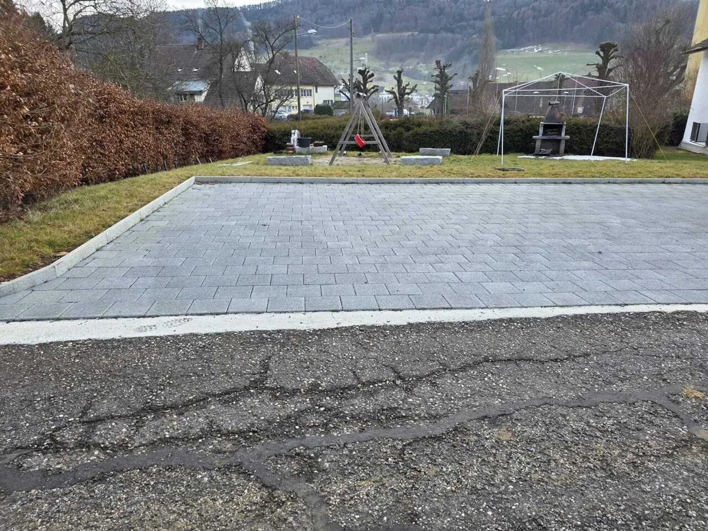 6 outdoor parking spaces, new and level - rent in Zullwil SO - Photo 6 of 6