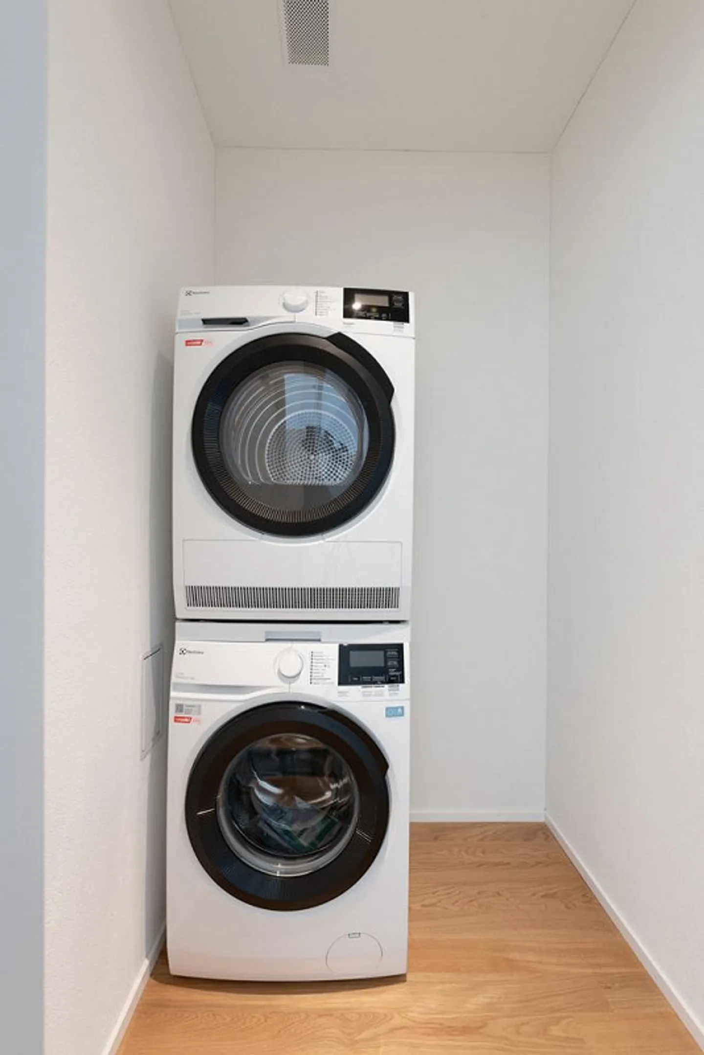 Modernes Apartment mit atemberaubendem Blick - Foto 10 von 12
