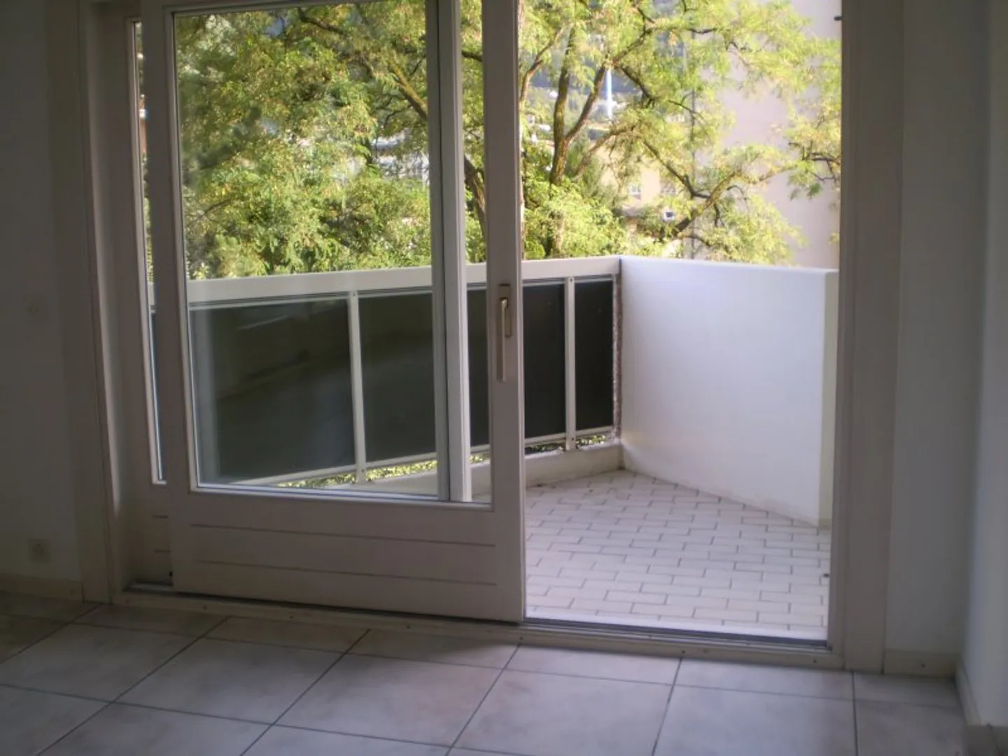 03875 - Appartement 4.5 pièces n° 30 - Ch. de la Piscine 4 - Monthey - Photo 4 sur 9