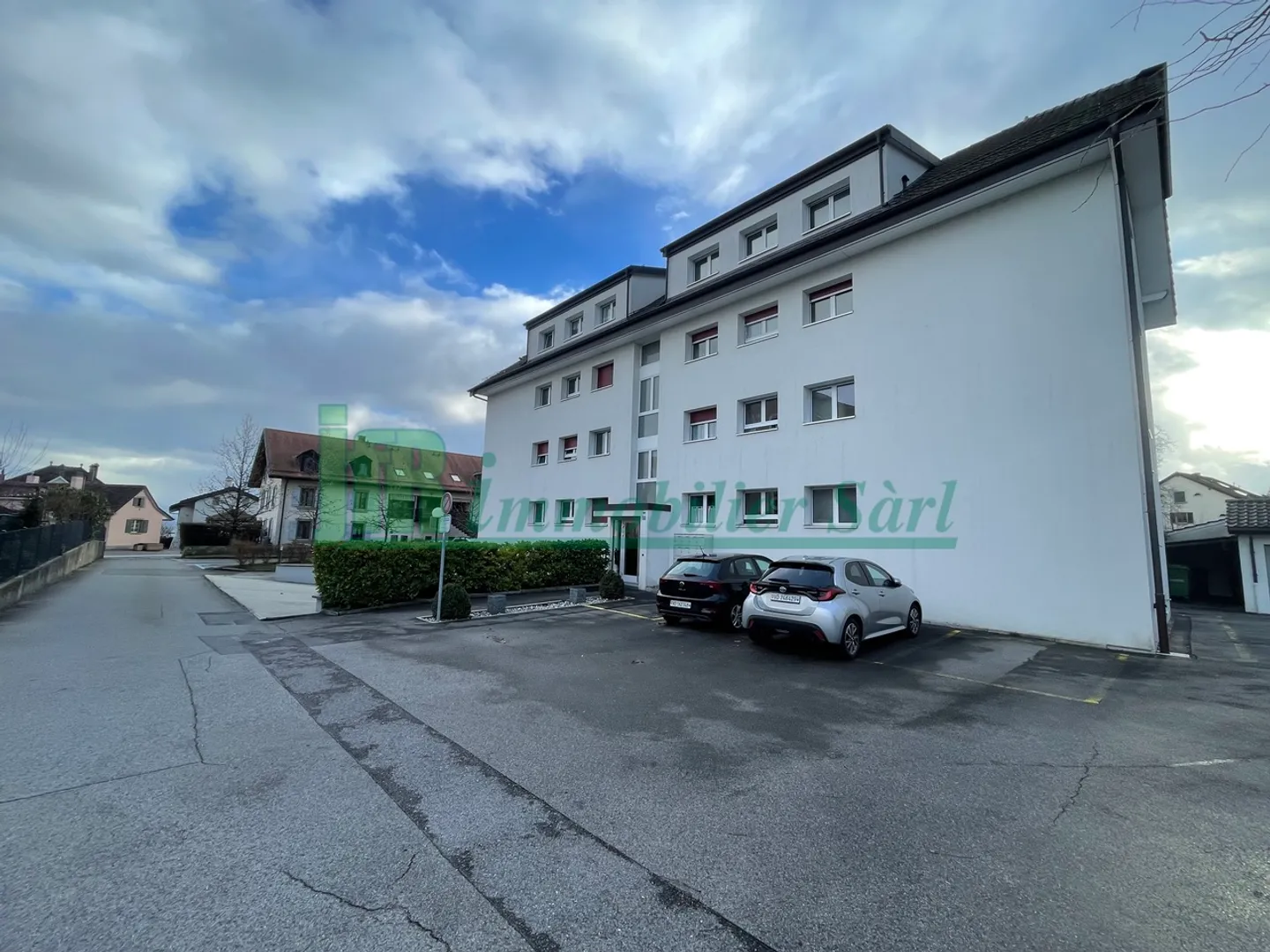 4.5-room apartment for rent in Saint-Sulpice with lake view - Photo 1 of 8