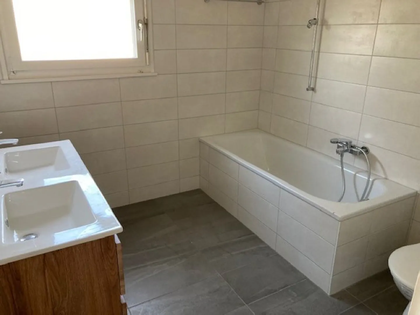 03875 - Appartement 4.5 pièces n° 30 - Ch. de la Piscine 4 - Monthey - Photo 5 sur 9