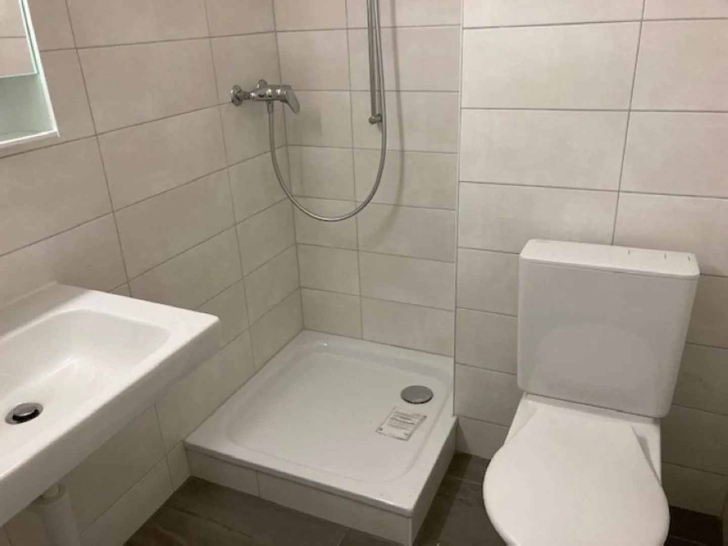 03875 - Appartement 4.5 pièces n° 30 - Ch. de la Piscine 4 - Monthey - Photo 6 sur 9
