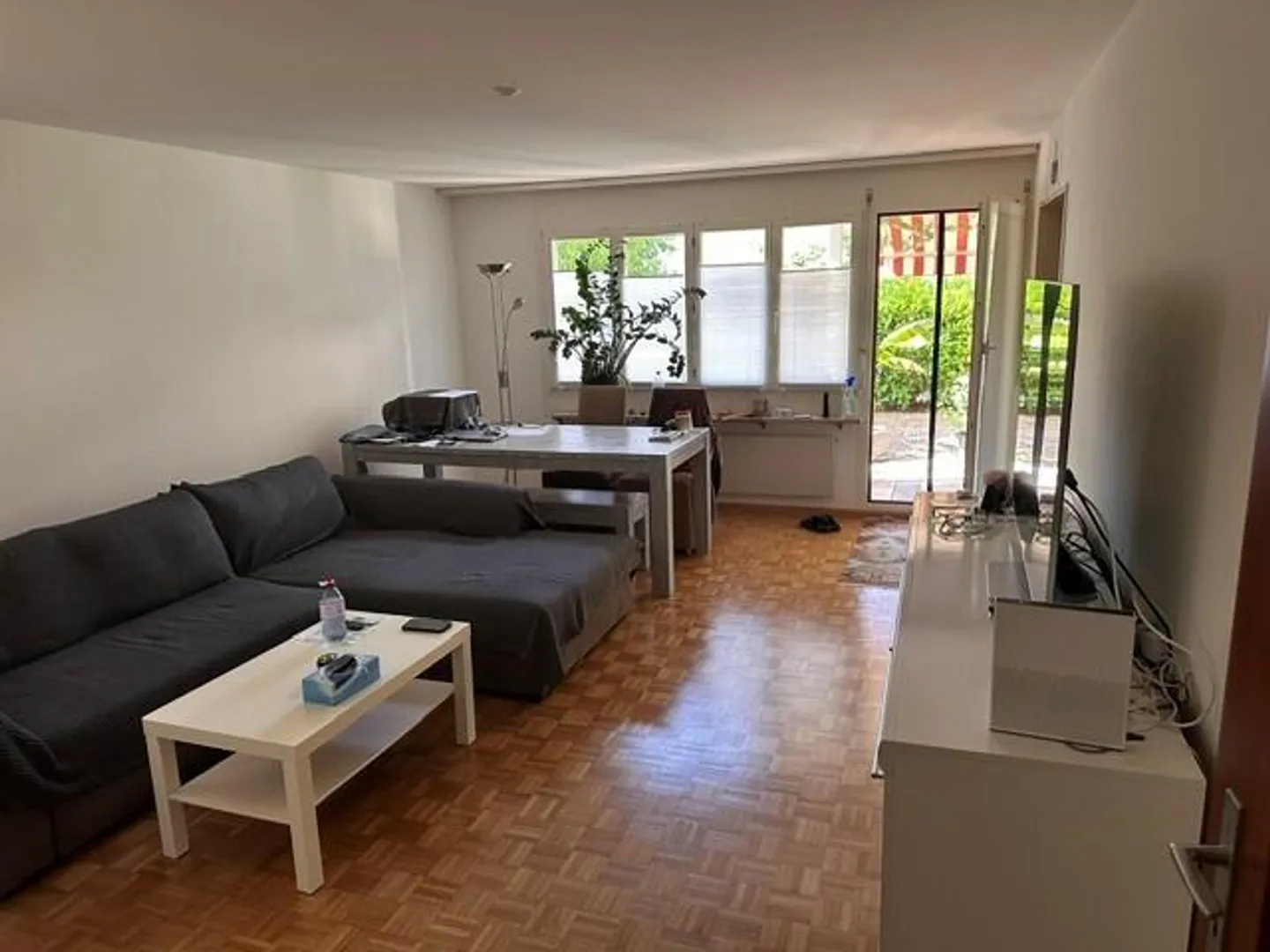 Cozy apartment with private garden seating area - Photo 3 of 11