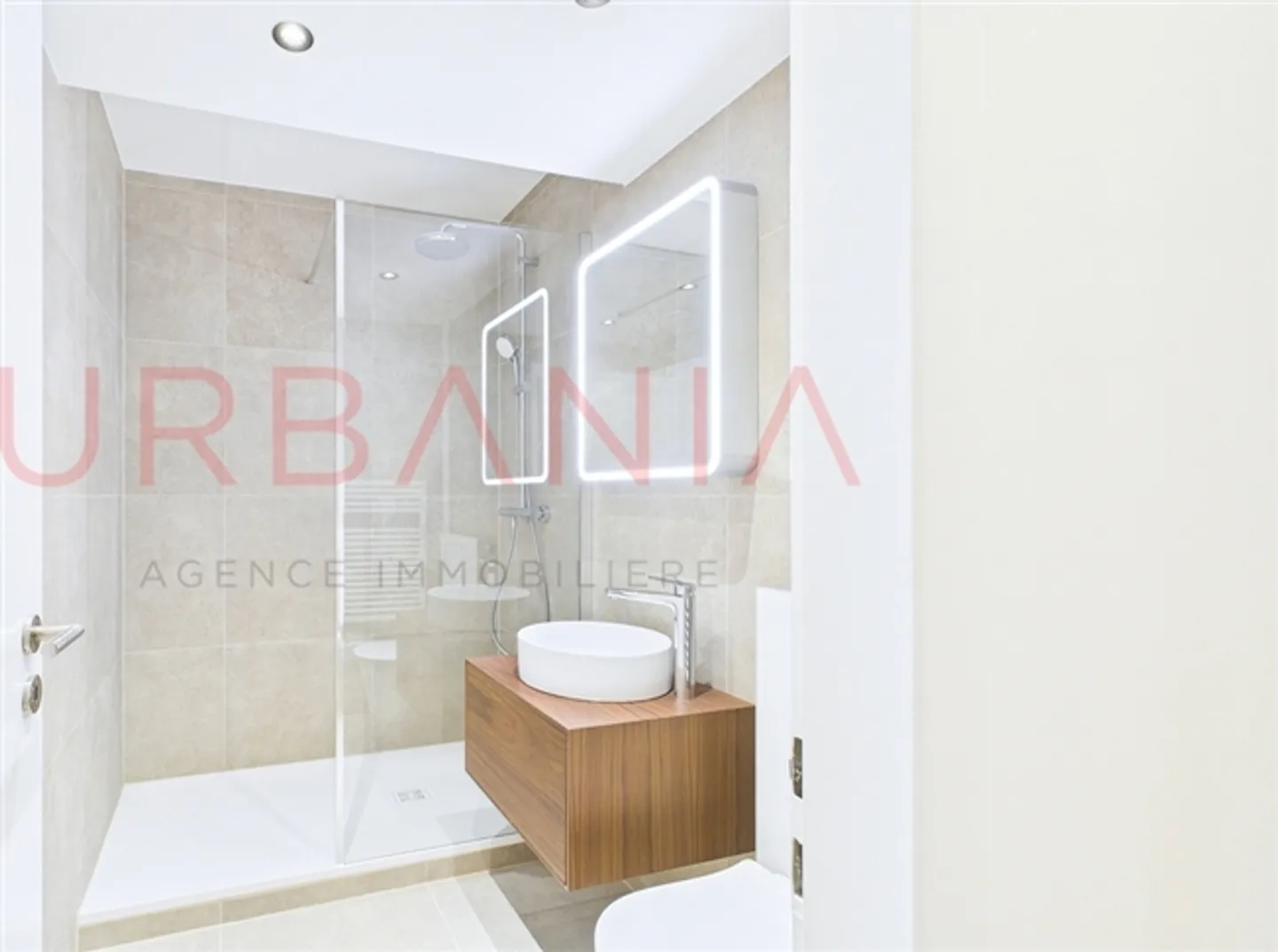 In the Heart of Saint-Jean Magnificent Apartment - Photo 4 of 5