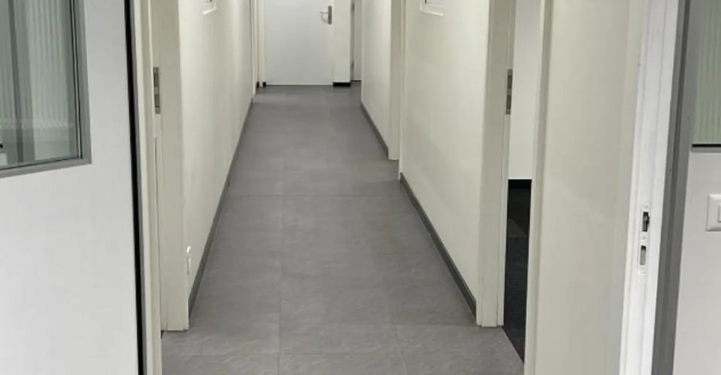 Spazioso ufficio a Meyrin - Foto 7 di 8