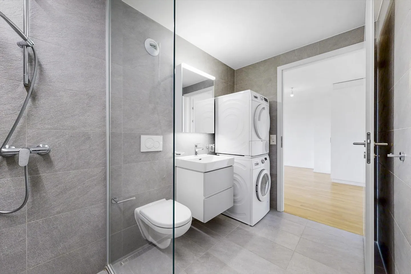 Superbo appartamento in un bel edificio moderno - Foto 5 di 8