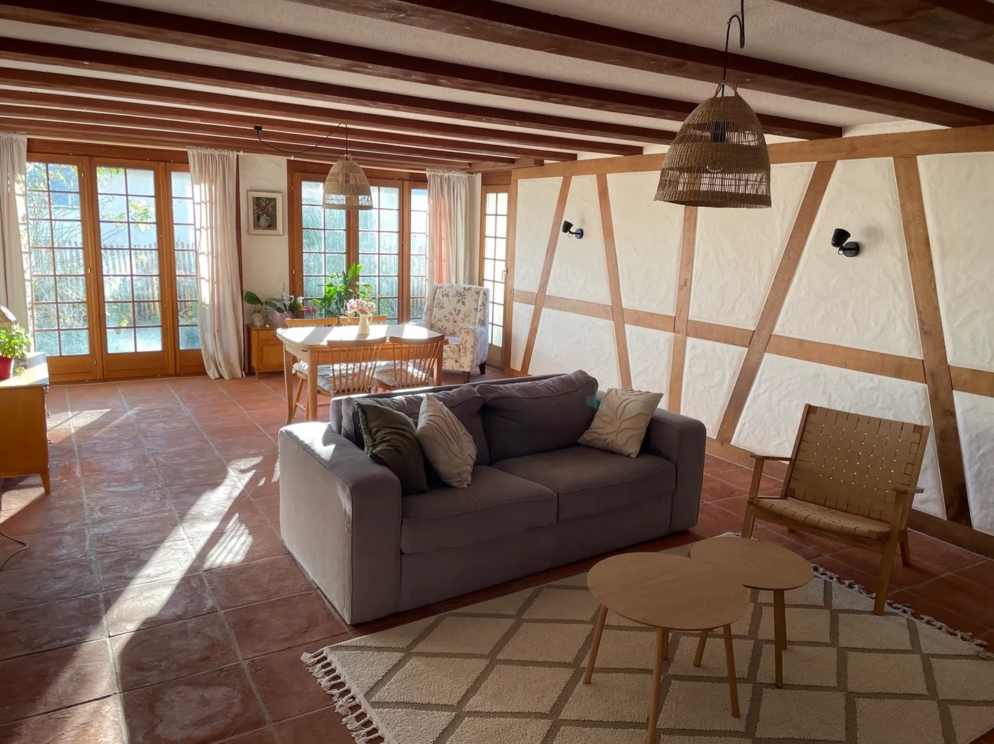 Charming Apartment in Quiet Area - Photo 2 of 8