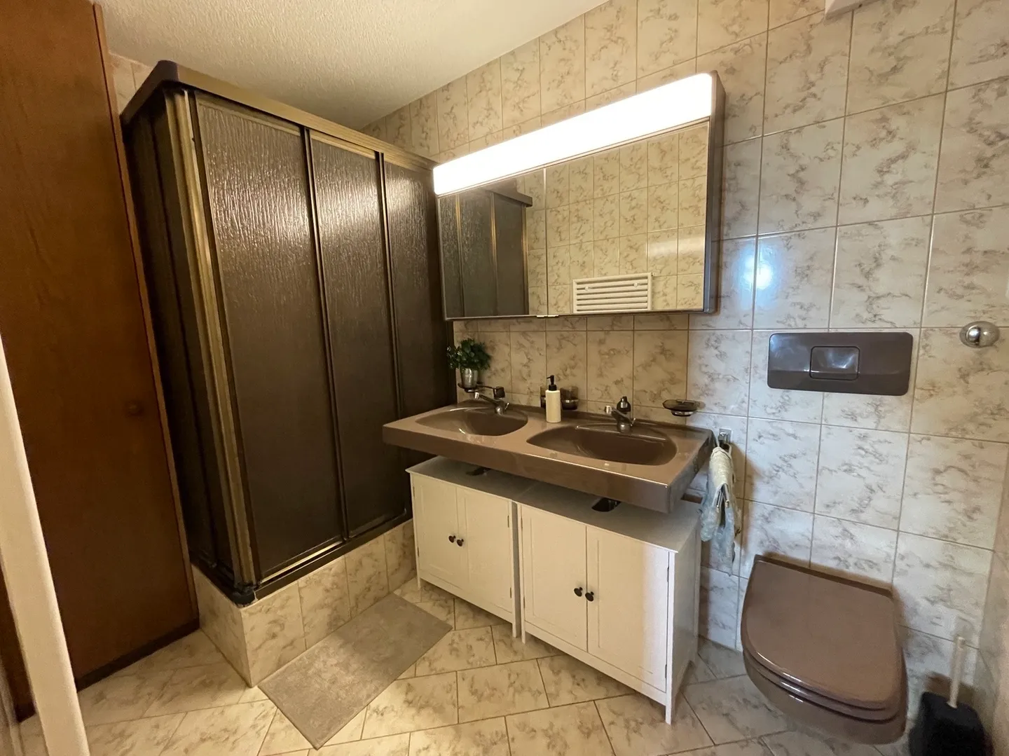 Charming Apartment in Quiet Area - Photo 8 of 8