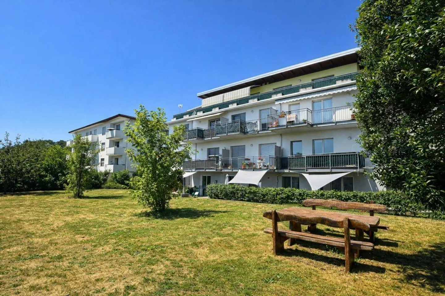 Appartamento moderno con balcone - Foto 1 di 8