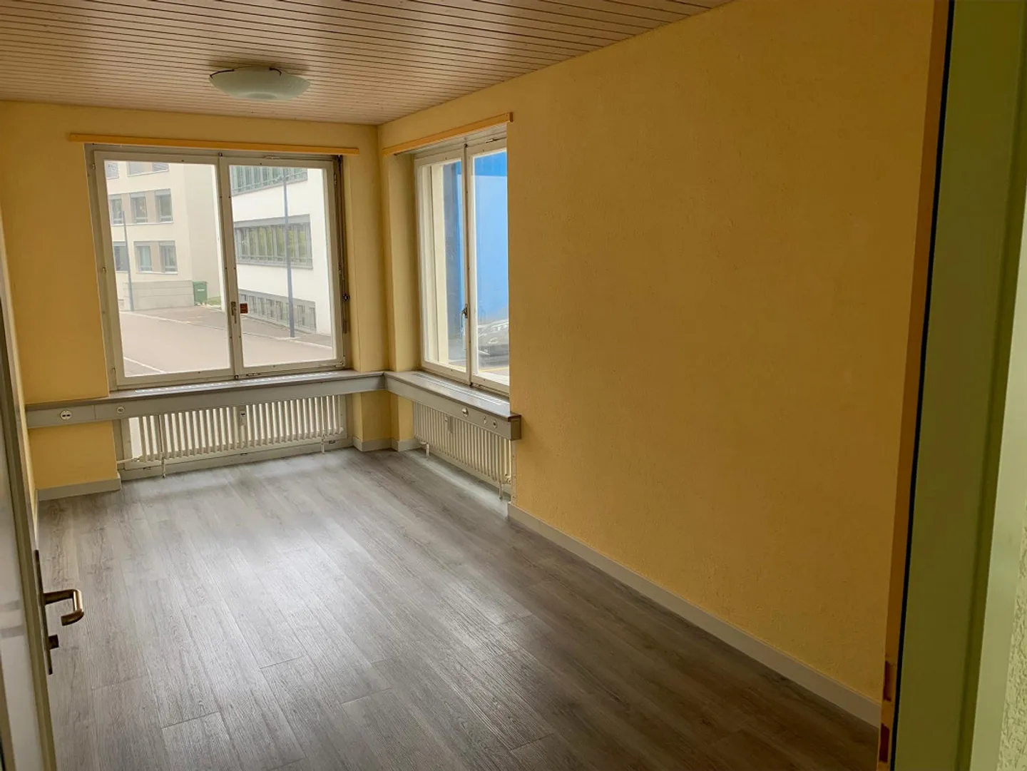Moderne Büroräume - Foto 4 von 7