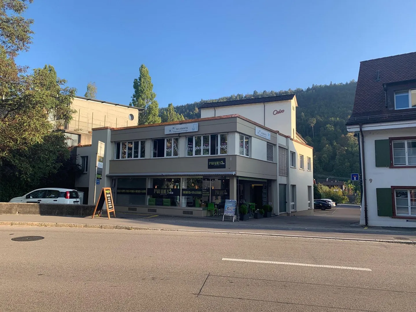 Moderne Büroräume - Foto 1 von 7