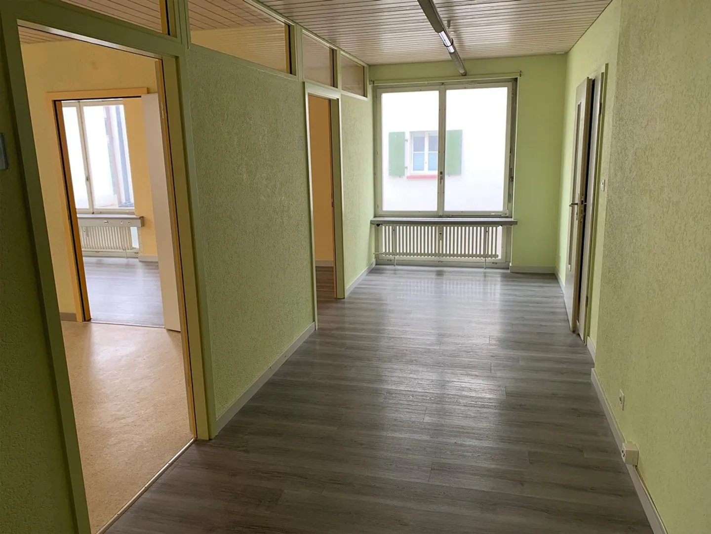 Moderne Büroräume - Foto 5 von 7