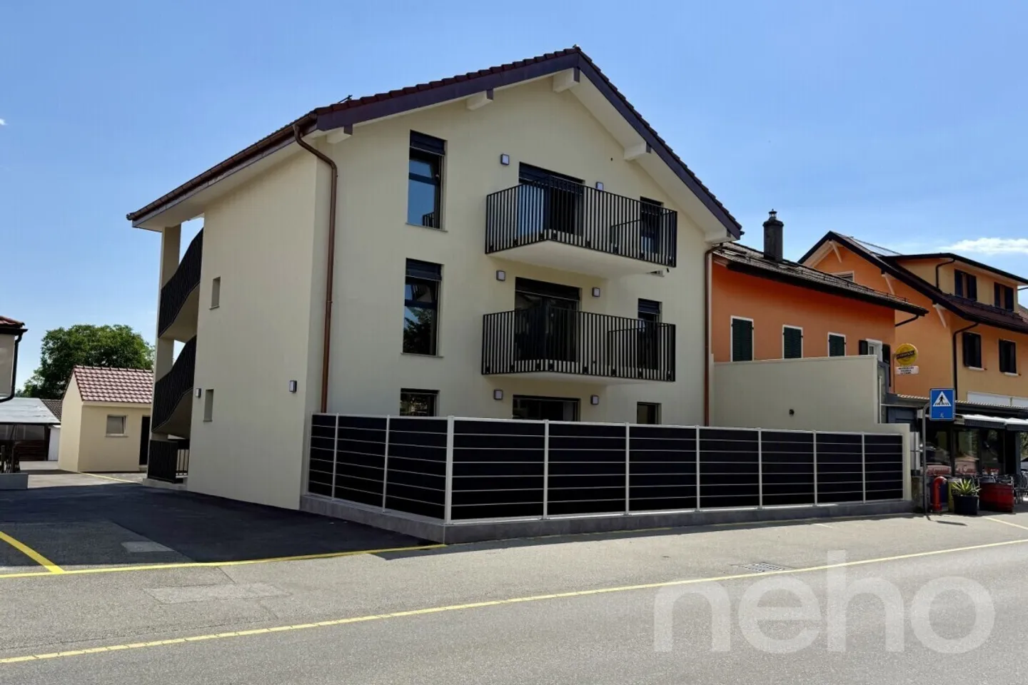 Grande appartamento nuovo con balcone abitabile - Foto 2 di 13
