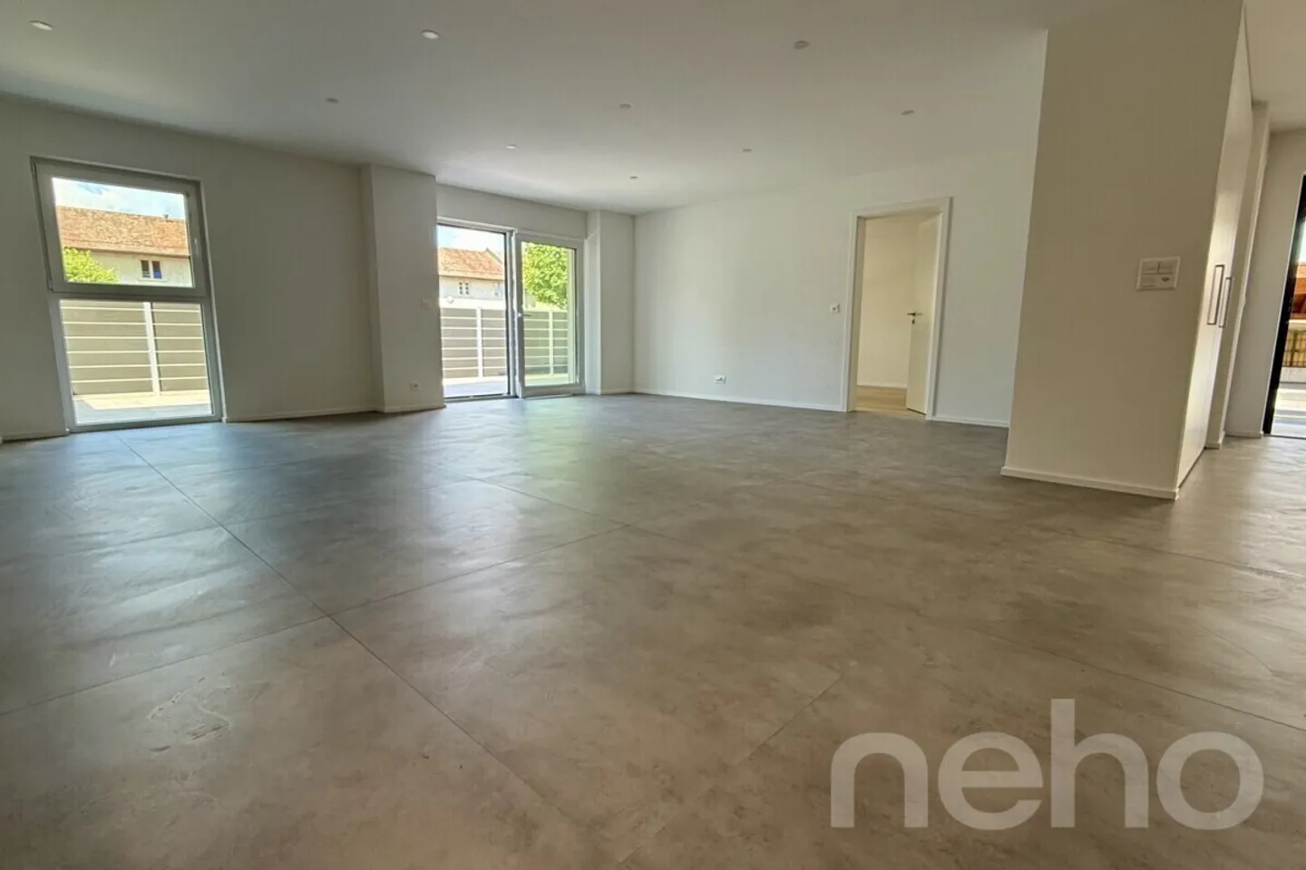 Grande appartamento nuovo con balcone abitabile - Foto 7 di 13