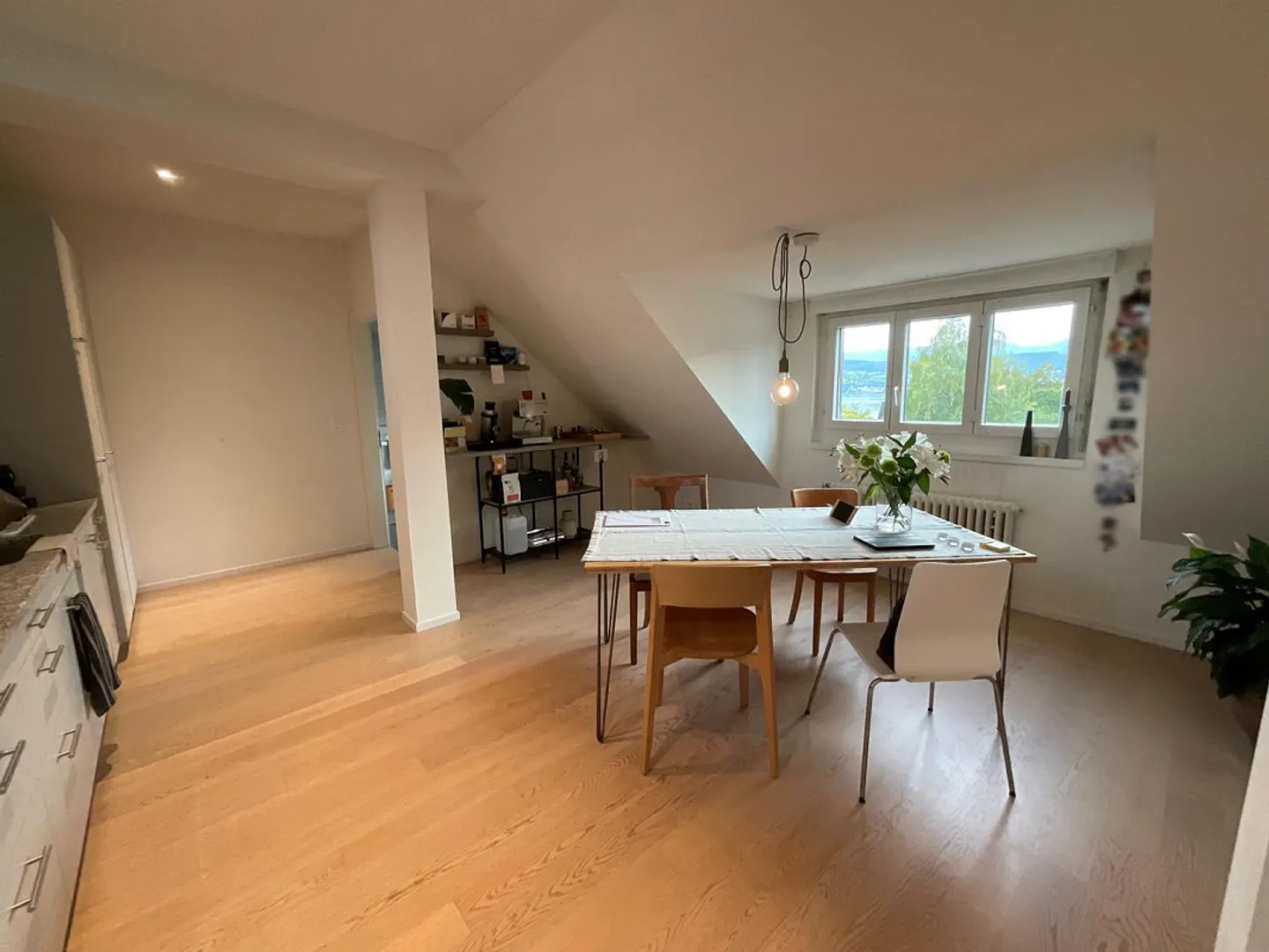 Living by Lake Zurich – quiet, clear, connected - Photo 4 of 13