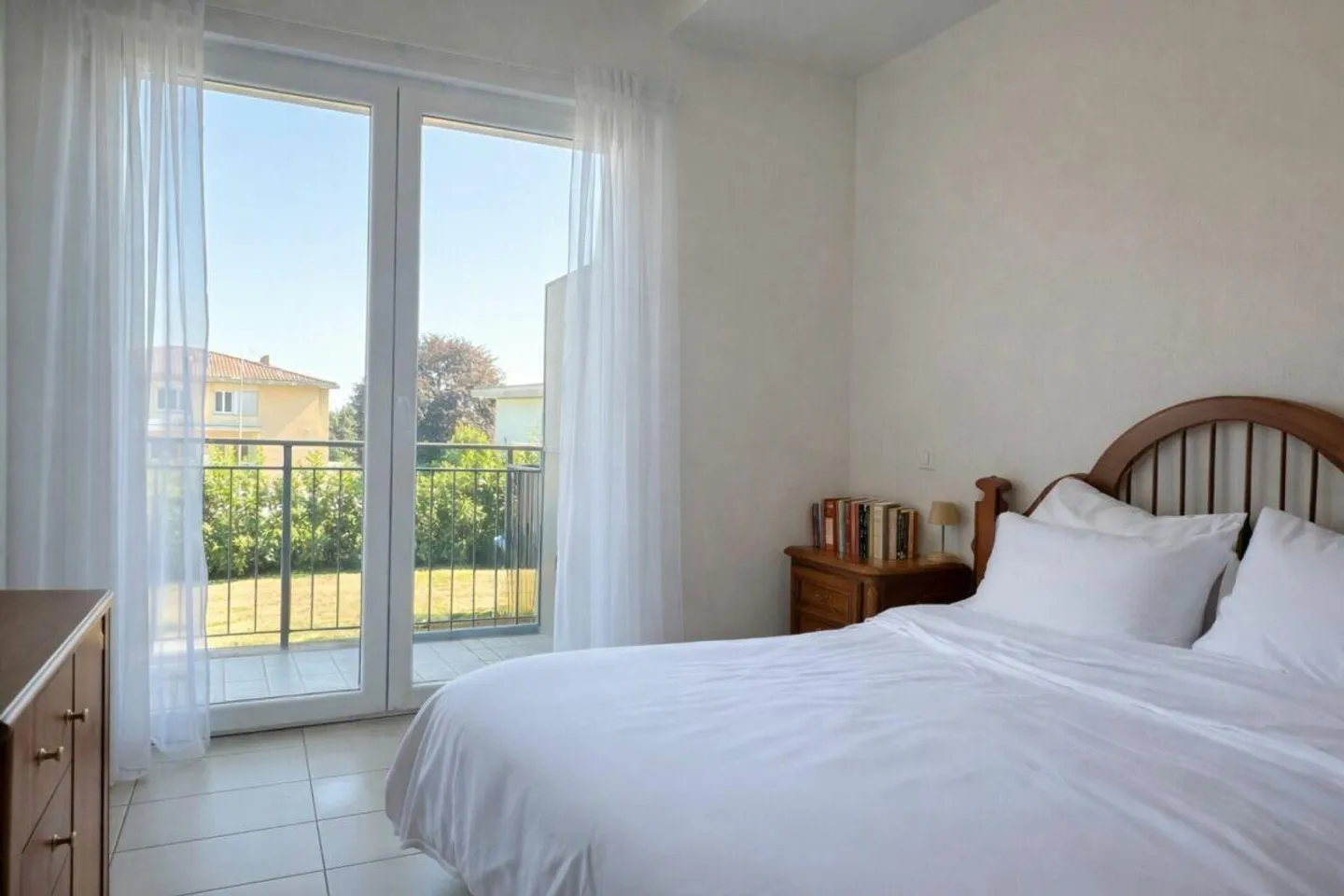 Appartamento moderno con balcone - Foto 7 di 8