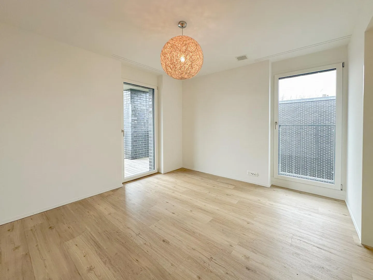 Condominium moderne avec grand balcon - Photo 6 sur 16