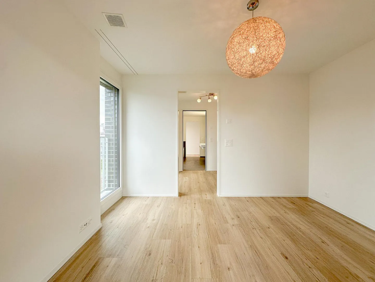 Condominium moderne avec grand balcon - Photo 7 sur 16