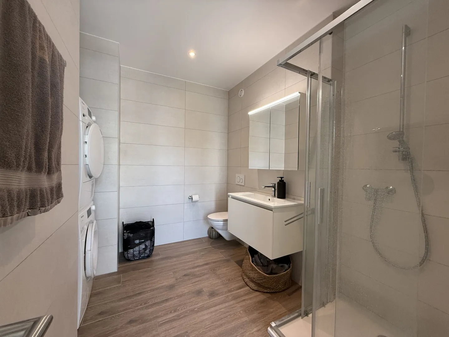 Modern Apartment in Marly - Photo 6 of 13