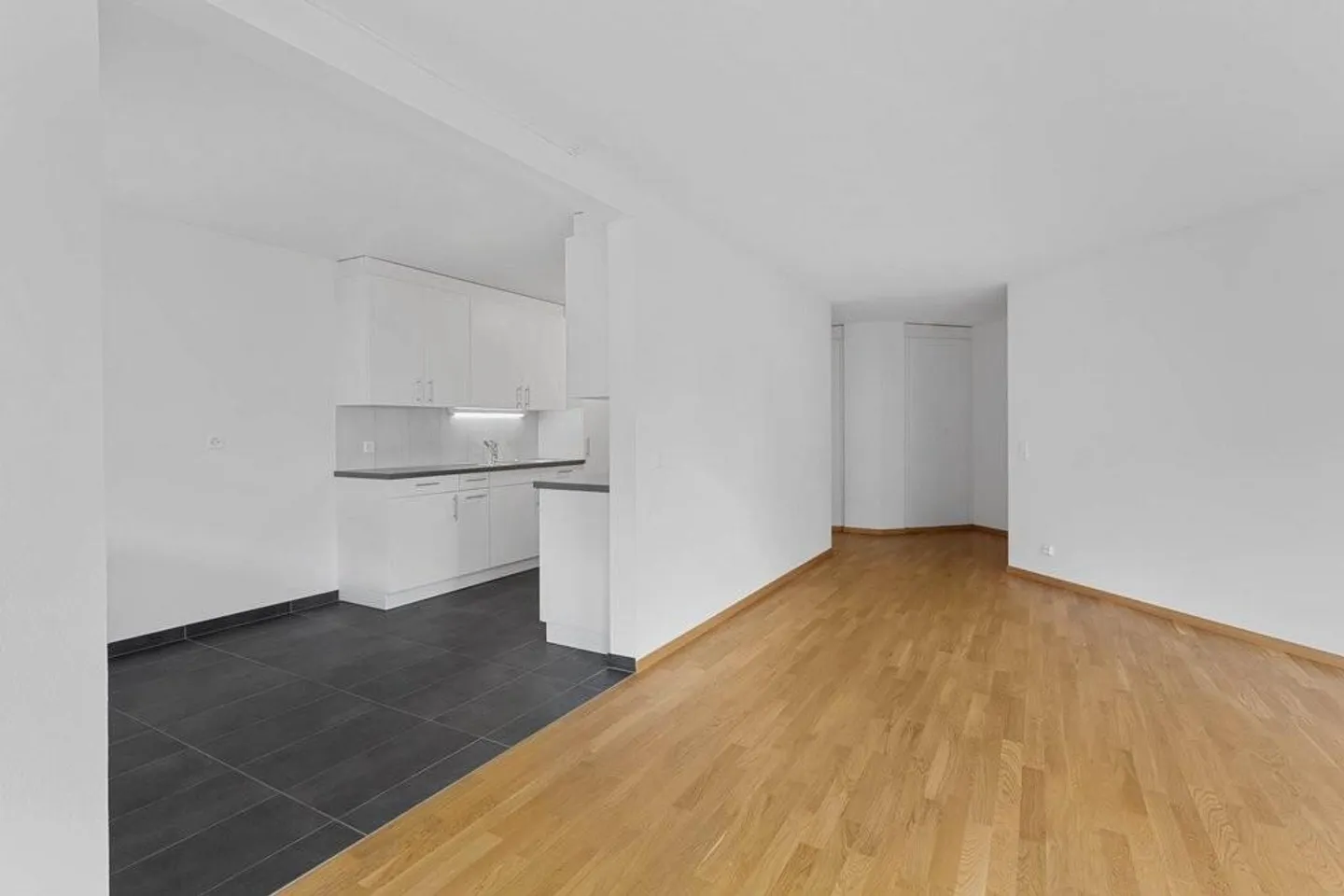 Appartement rénové dans un quartier calme - Photo 5 sur 10