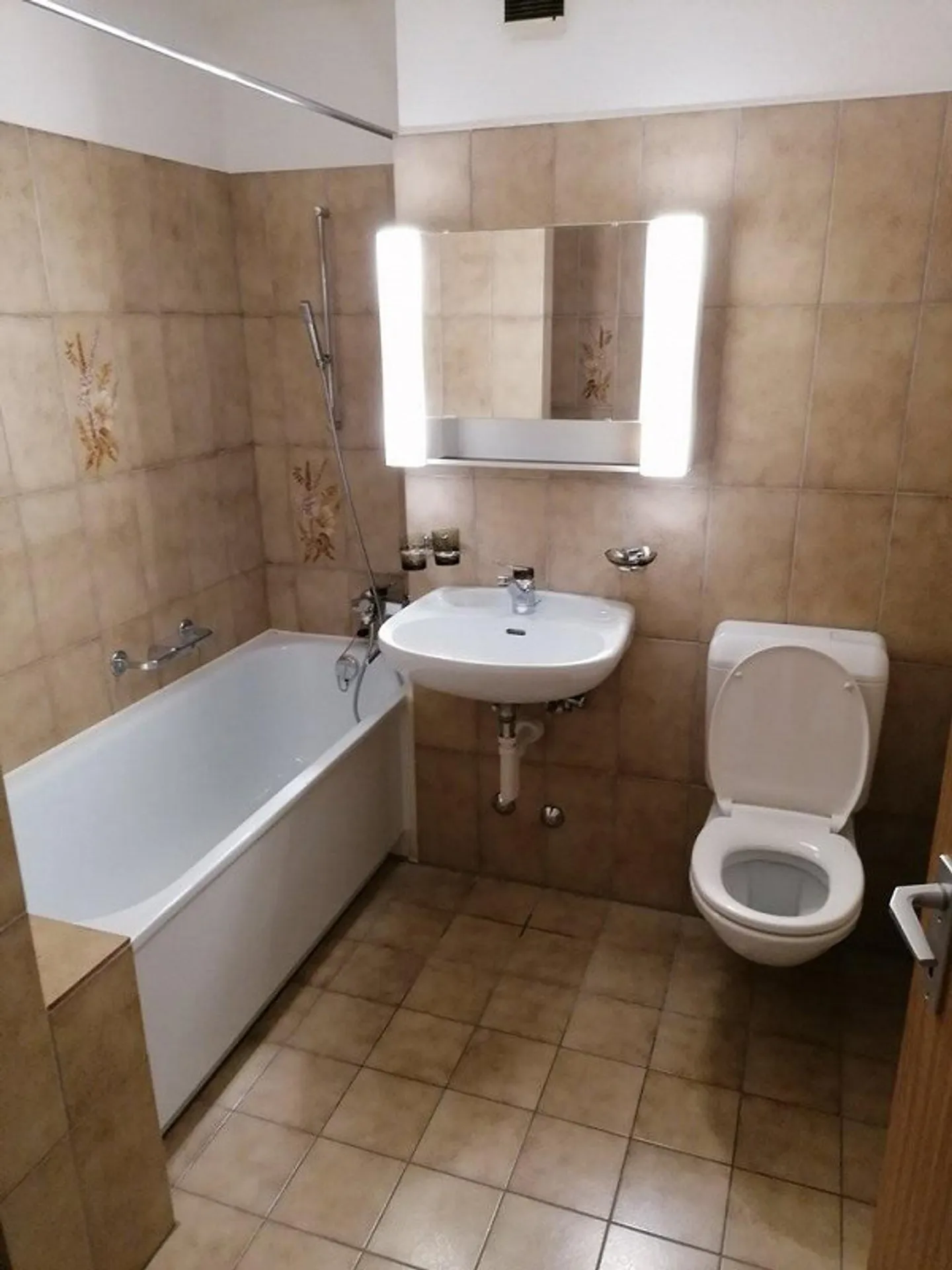 Appartement en duplex de 3,5 pièces dans un emplacement calme et ensoleillé - Photo 7 sur 8