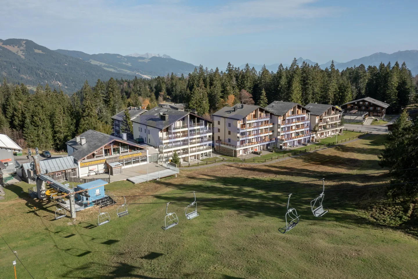 Hotel for sale - Photo 1 of 10