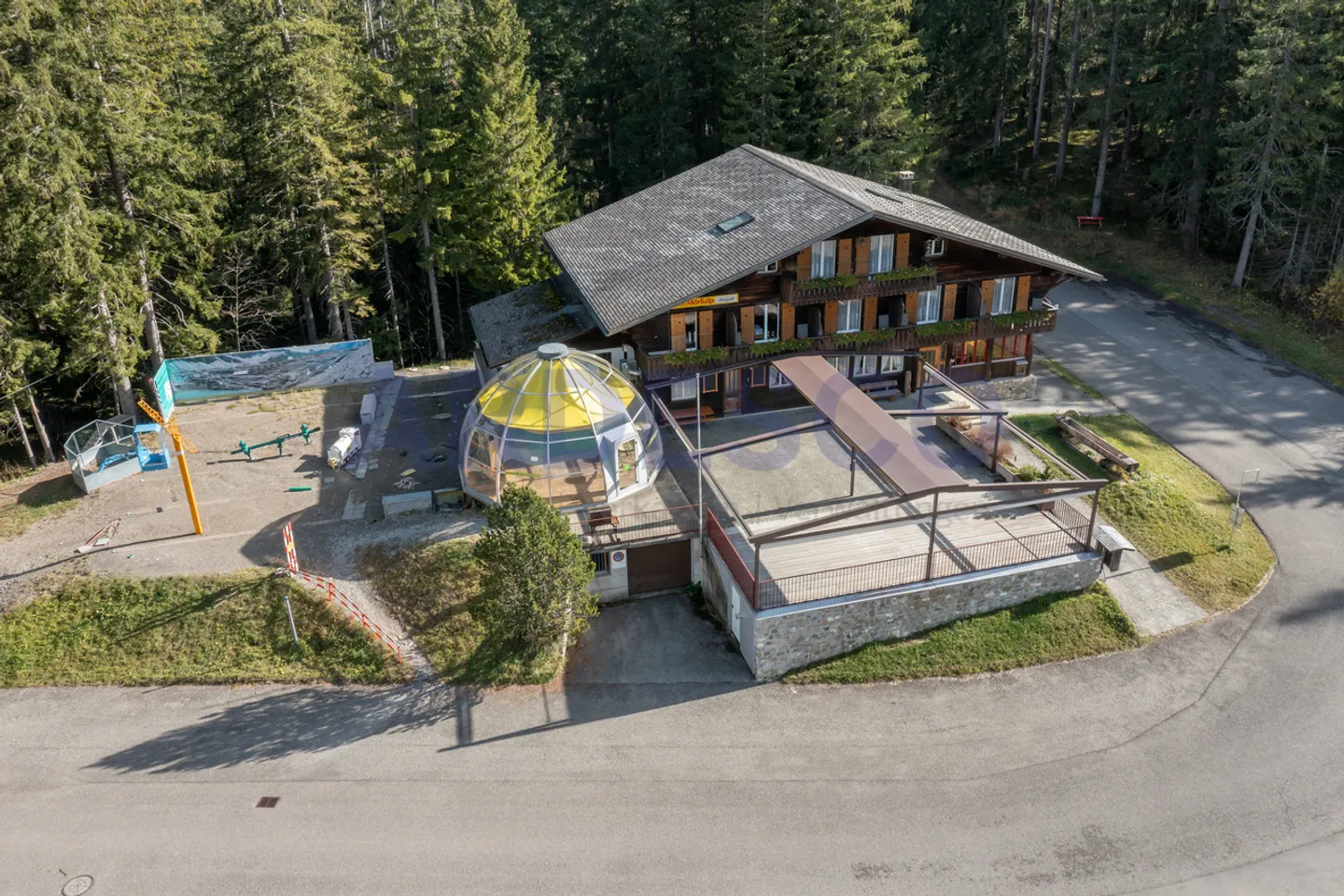 Hotel for sale - Photo 2 of 10