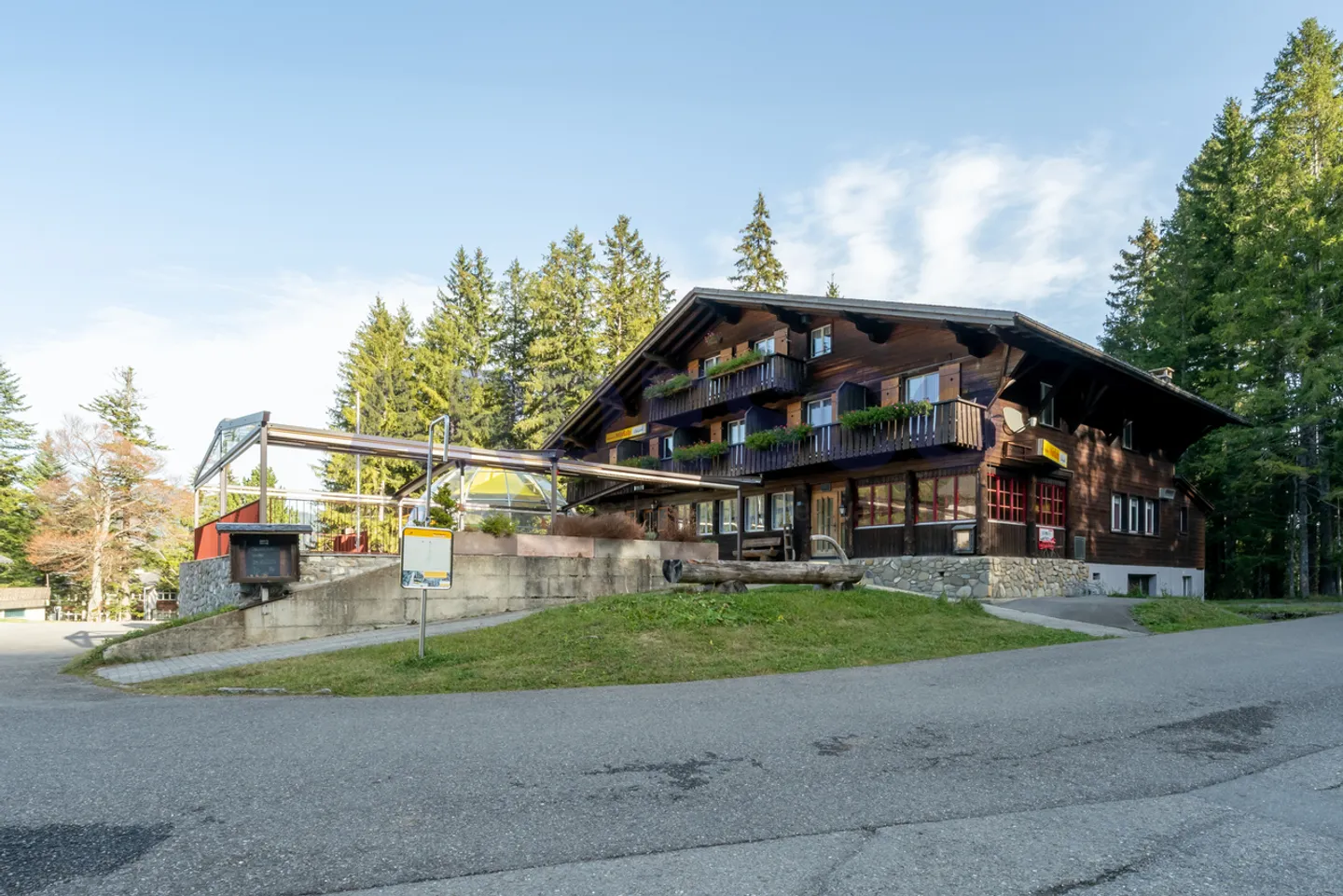 Hotel for sale - Photo 3 of 10