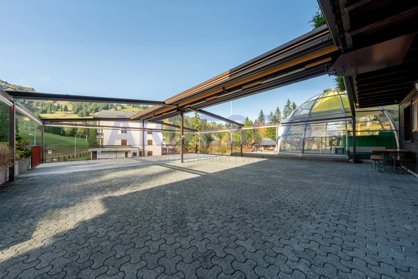 Hotel for sale - Photo 4 of 10