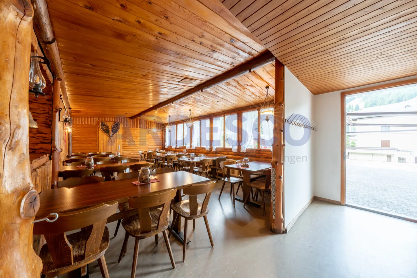 Hotel for sale - Photo 7 of 10