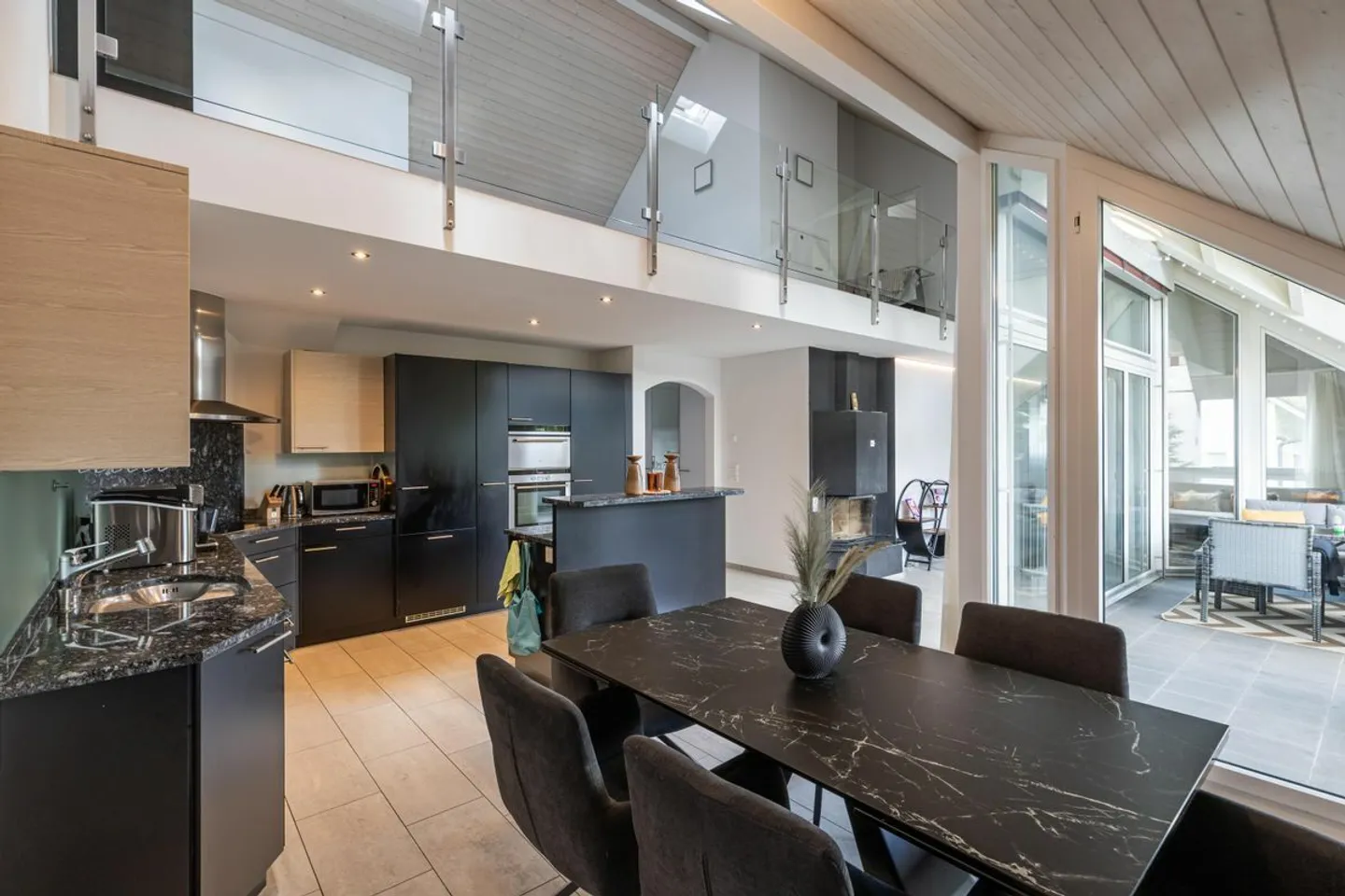 5.5 Room apartment - Photo 1 of 13