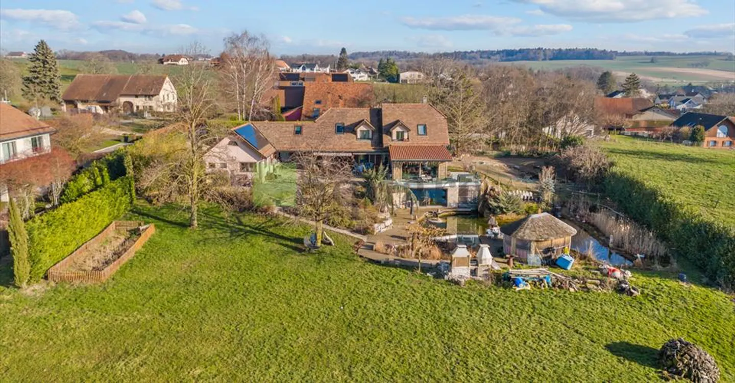Grande Maison Familiale avec Jardin - Photo 2 sur 12