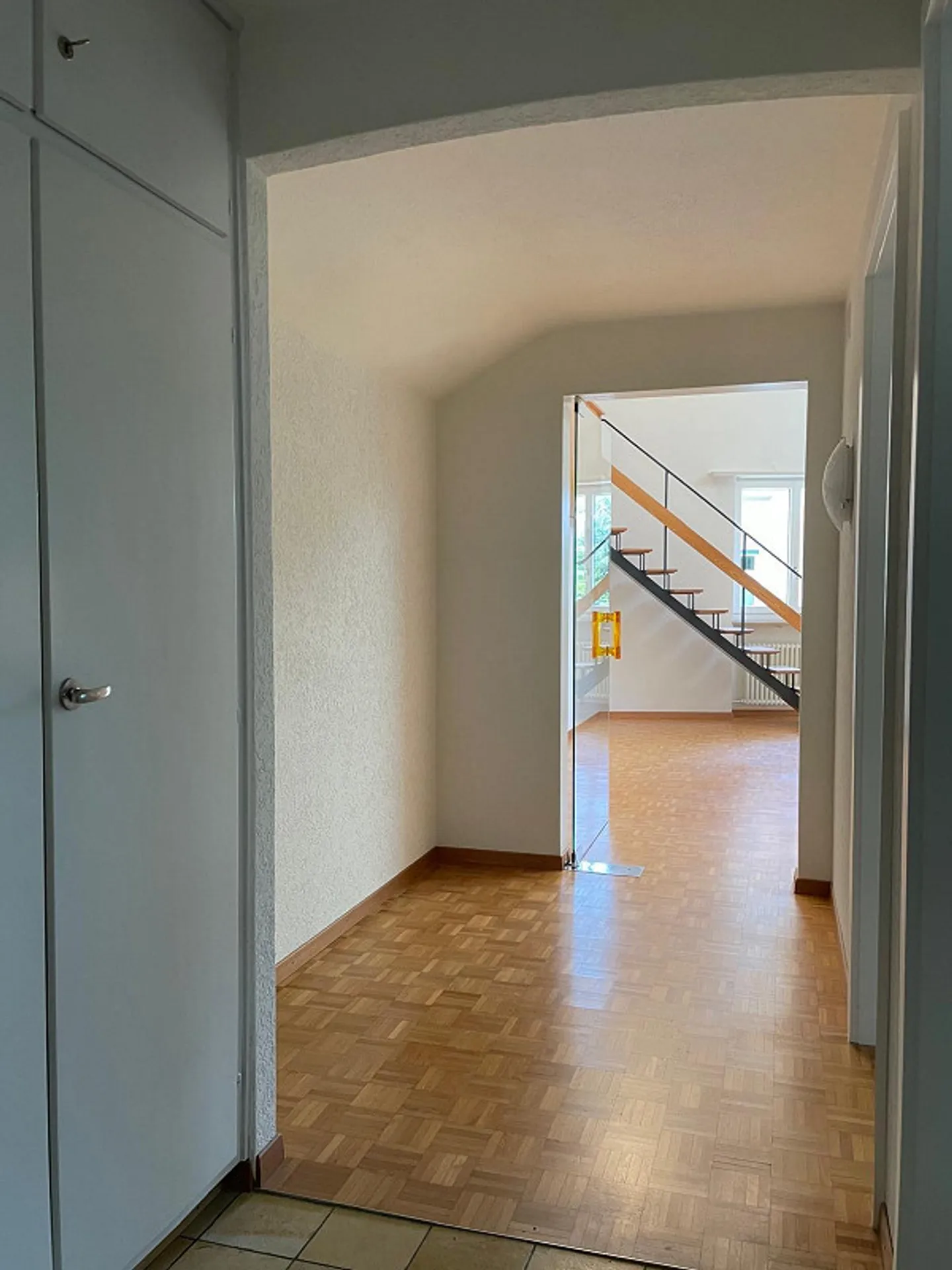 Appartement en duplex de 2,5 pièces dans un emplacement calme à Rotmonten - Photo 1 sur 12